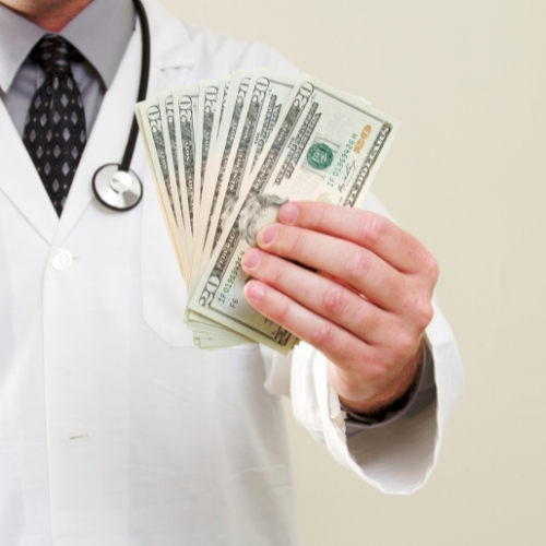 Como médicos podem expandir suas clínicas e dobrar a receita