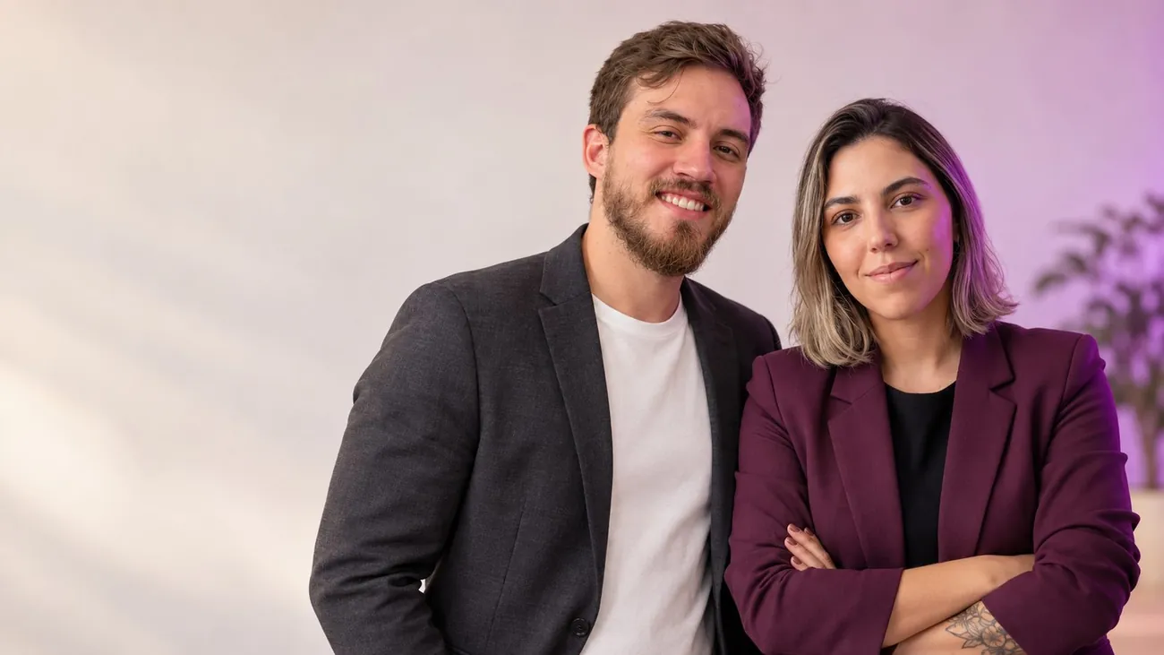Vivian Mercês e Henrique Nascimento, fundadores da VIZI Business